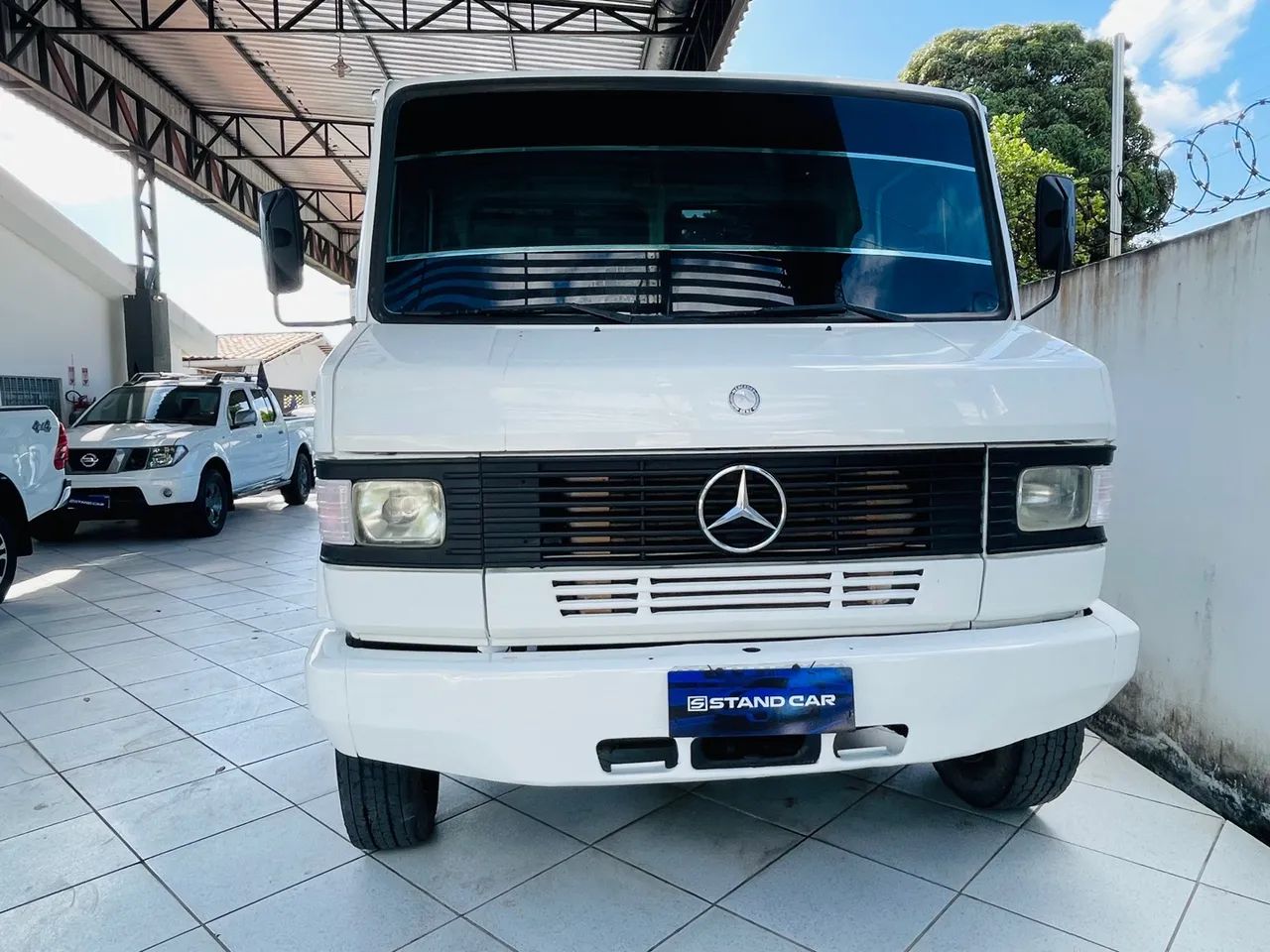 Caminhão Mercedes Benz 710 - Carga seca ano 2011 - Foto 7