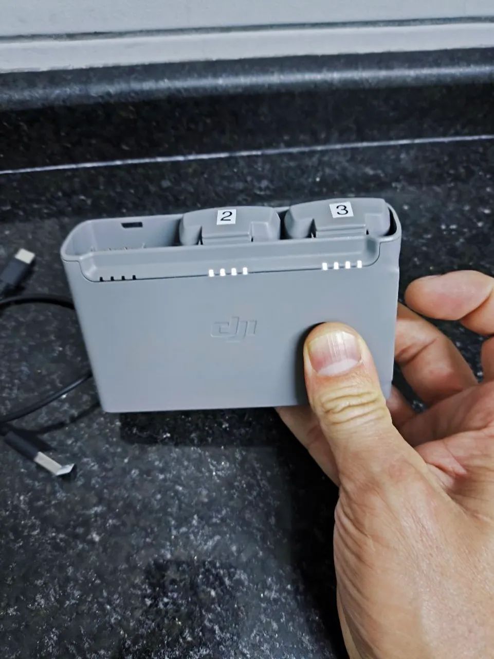 2x bateria e hub do DJI mini 1 e 2 -  Ac cartão 12x - Foto 2