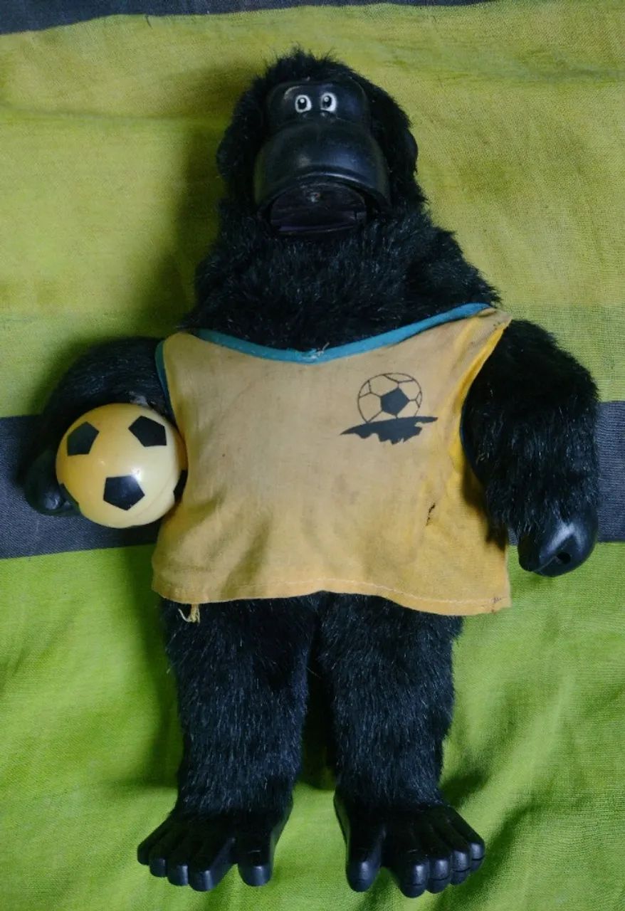 ANTIGO GORILA DE BRINQUEDO COPA