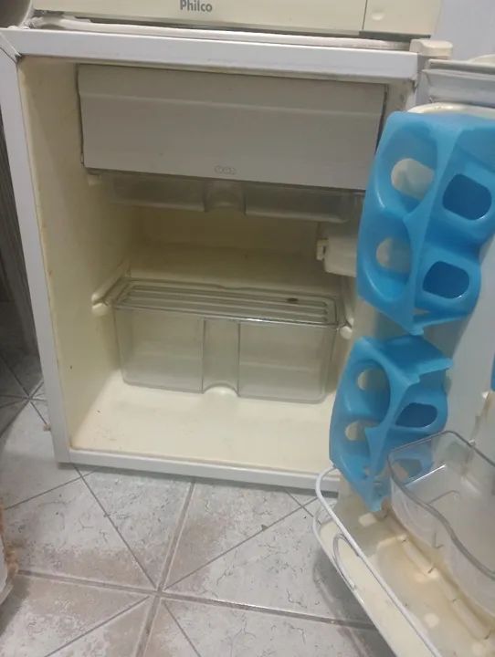 Frigobar Consul - Pequena e Econômica - Foto 2