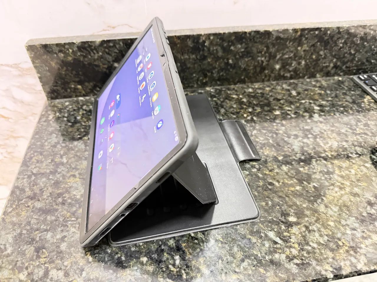 Tablet Samsung a9+ com capa case magnética +teclado e mouse  - Foto 5