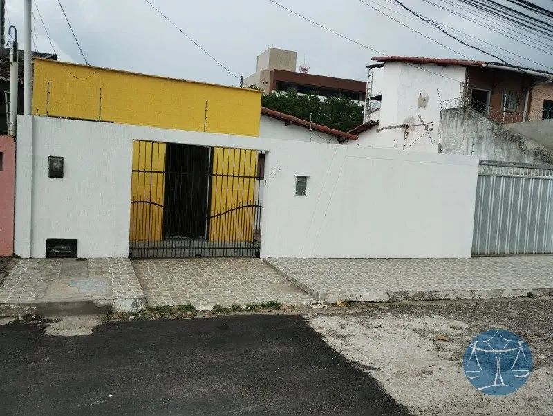 CASA CANDELÁRIA TRÊS QUARTOS PARA ALUGAR