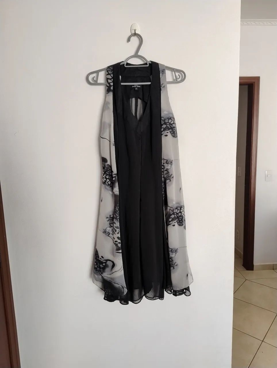 Vestido Elegante Preto com transparência 