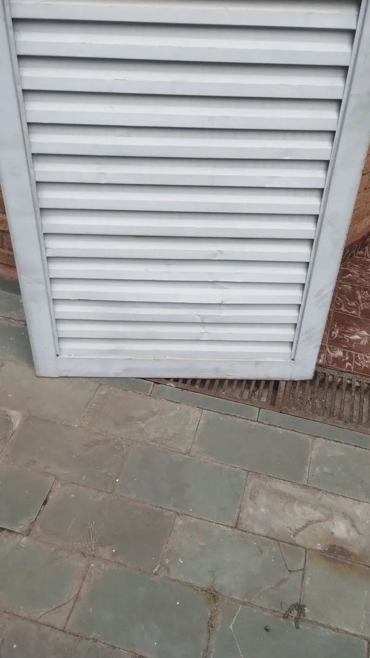 Porta de metal com vidros - SEM BATENTE - Foto 2