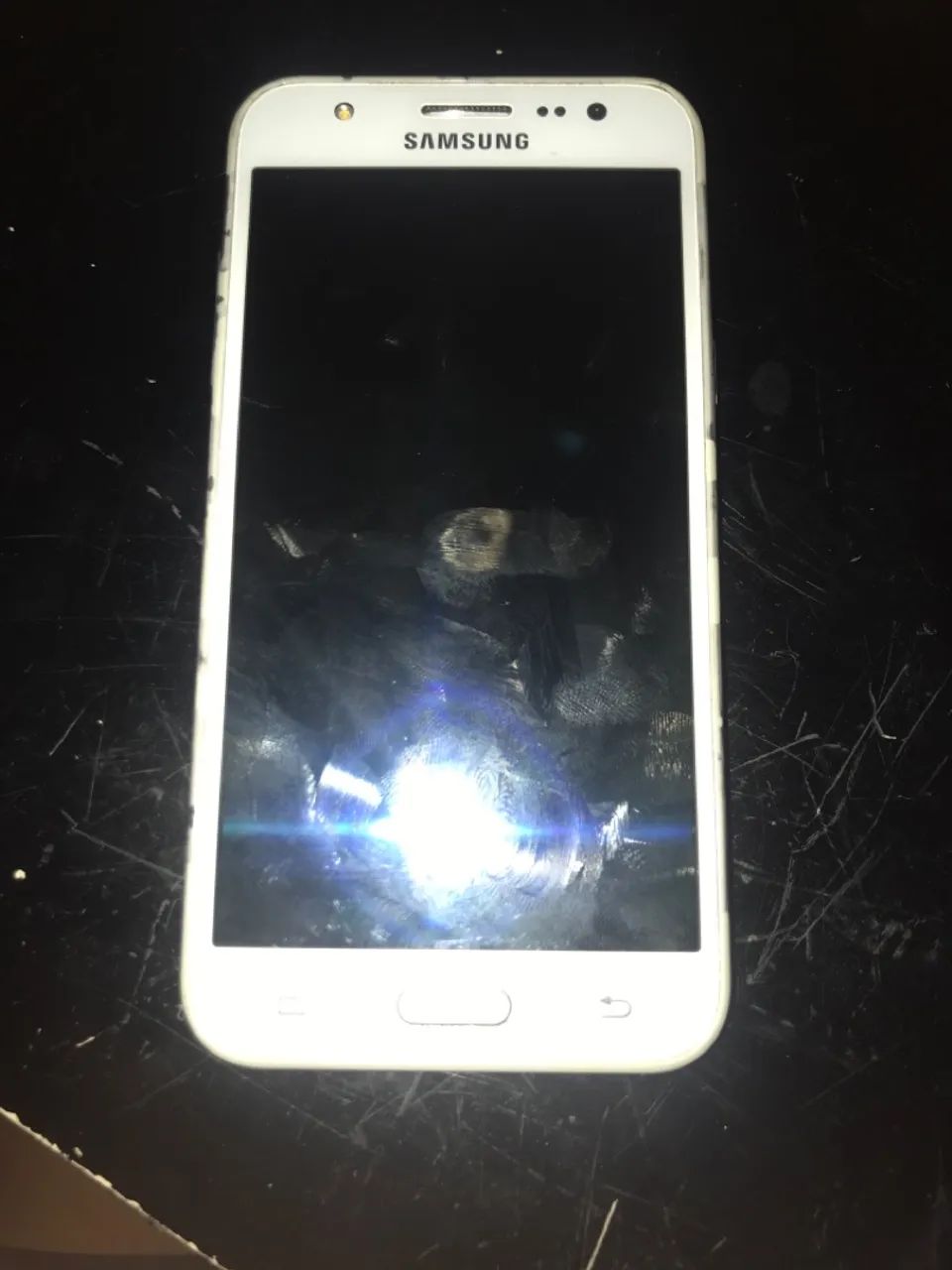 Samsung  galaxy j5 4G vendo rápido 100 chama ???