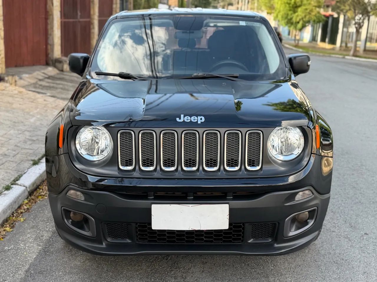 Jeep Renegade Sport 1.8 4x2 Flex 16V Mec., foto 8 de 18