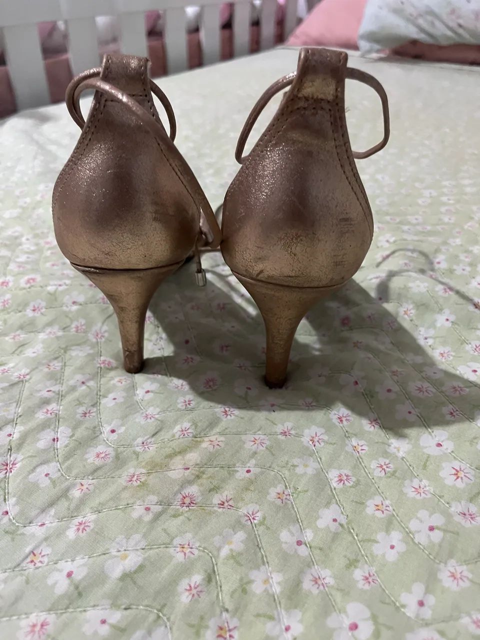 Sandália nova e seminova  - Foto 3