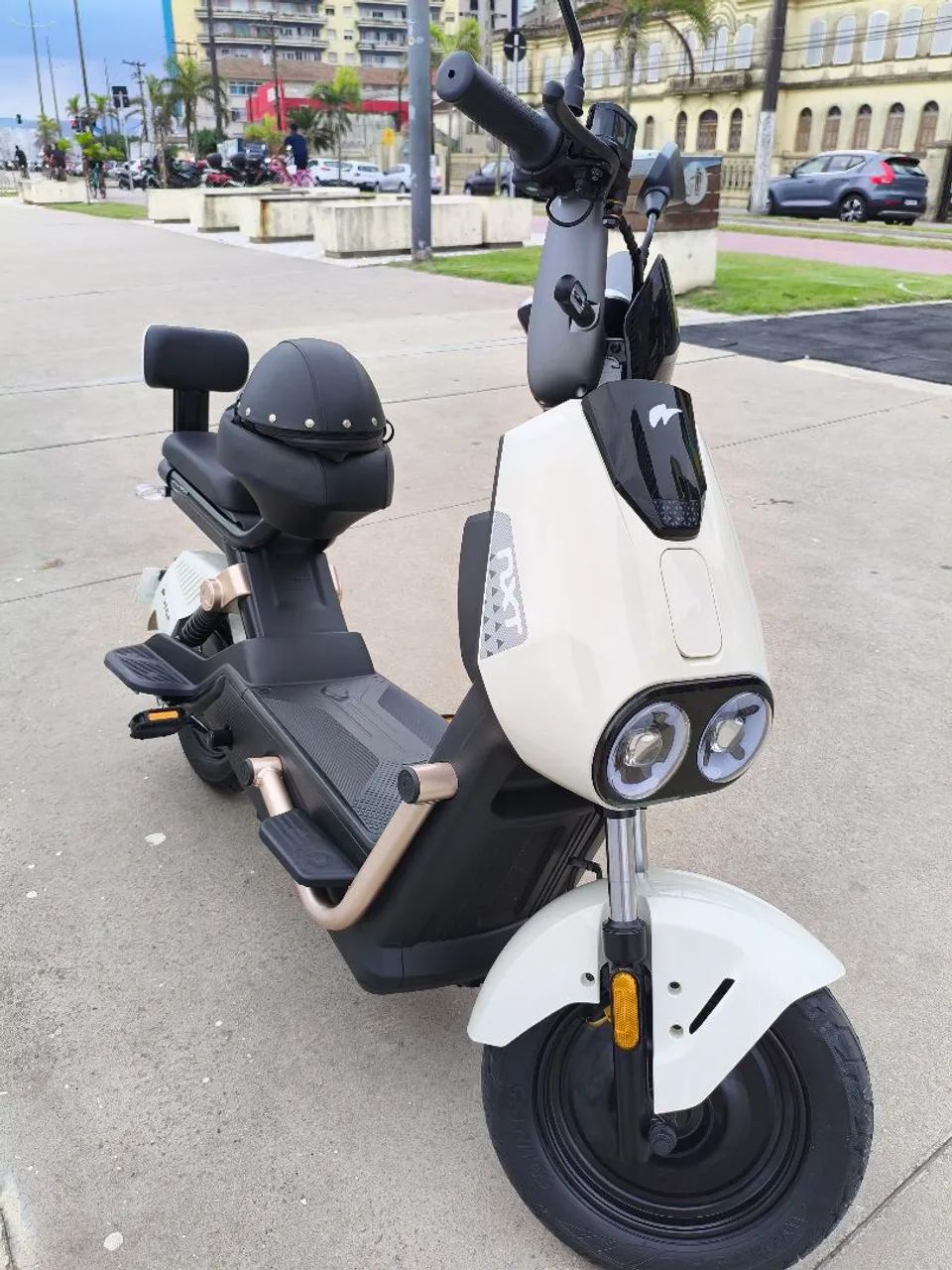 Scooter elétrica 