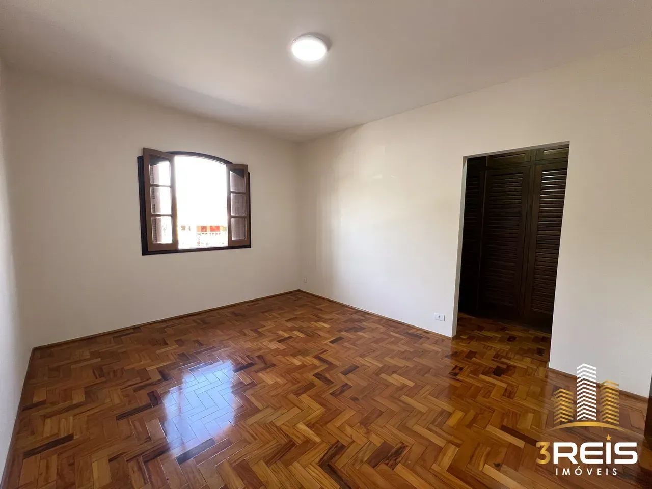 CASA TÉRREA COM 3 DORMITÓRIOS PRÓXIMA DO CENTRO EM SOCORRO - Foto 4