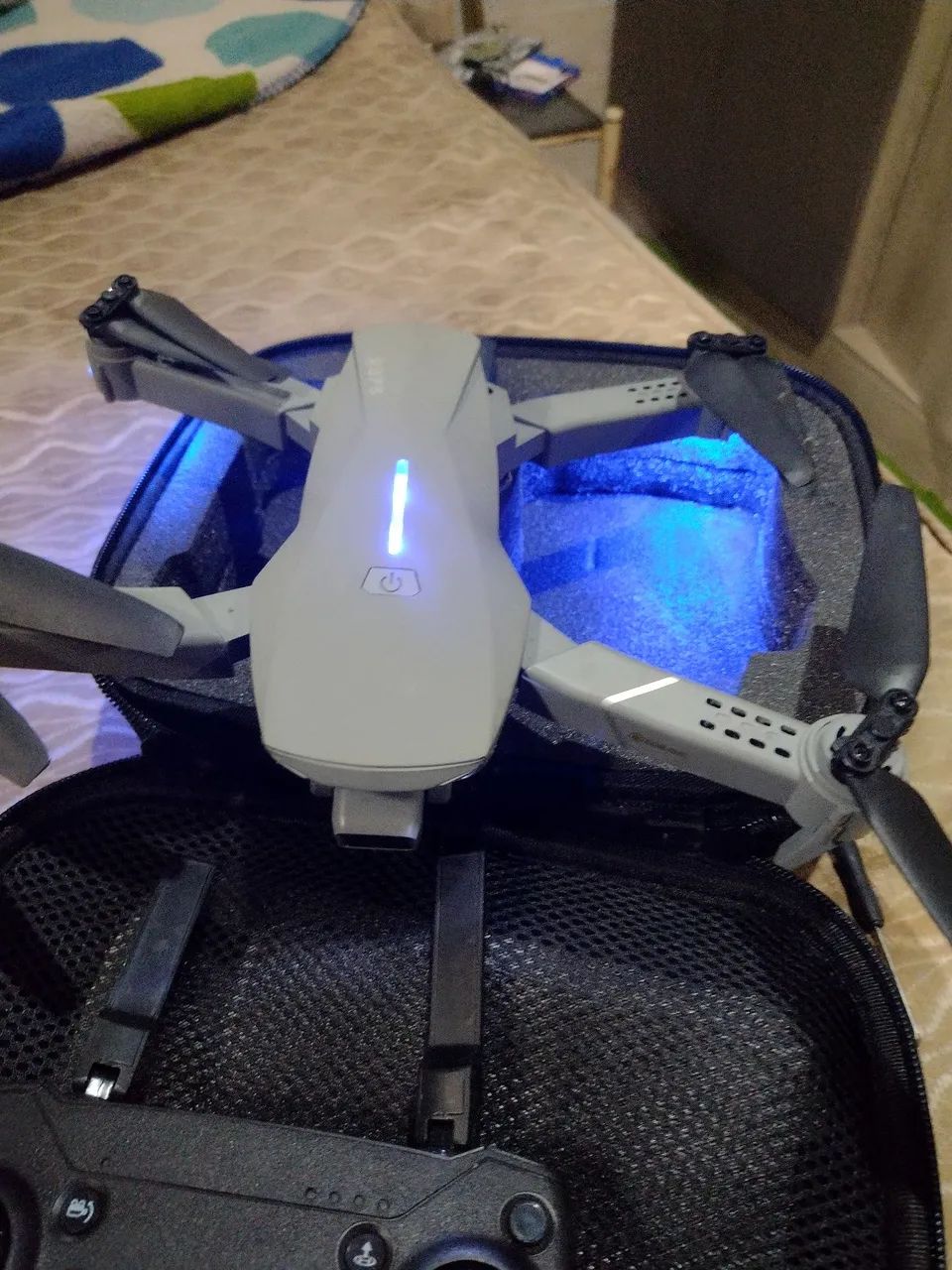 Drone eachine pro com três baterias  - Foto 5