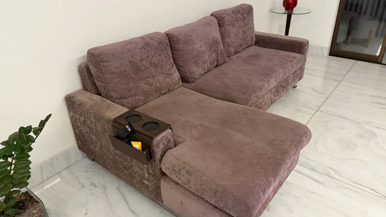 Vendo Sofá com chaise, 2,40 mts, tecido, em ótimo estado. - Foto 2