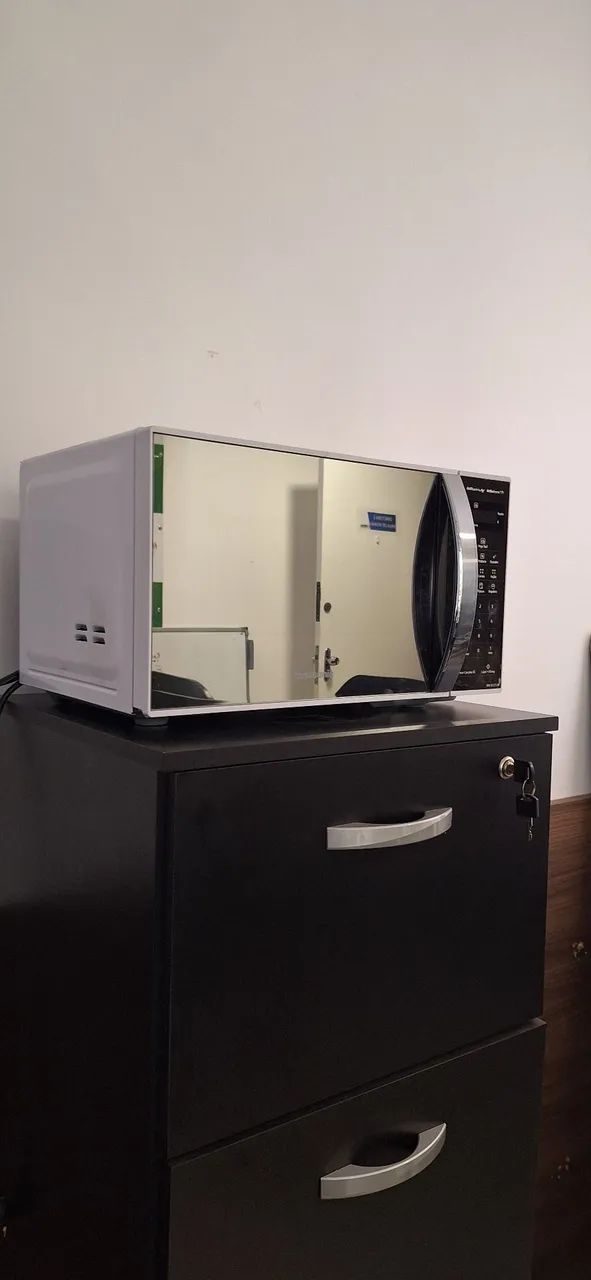 Micro-ondas espelhado 