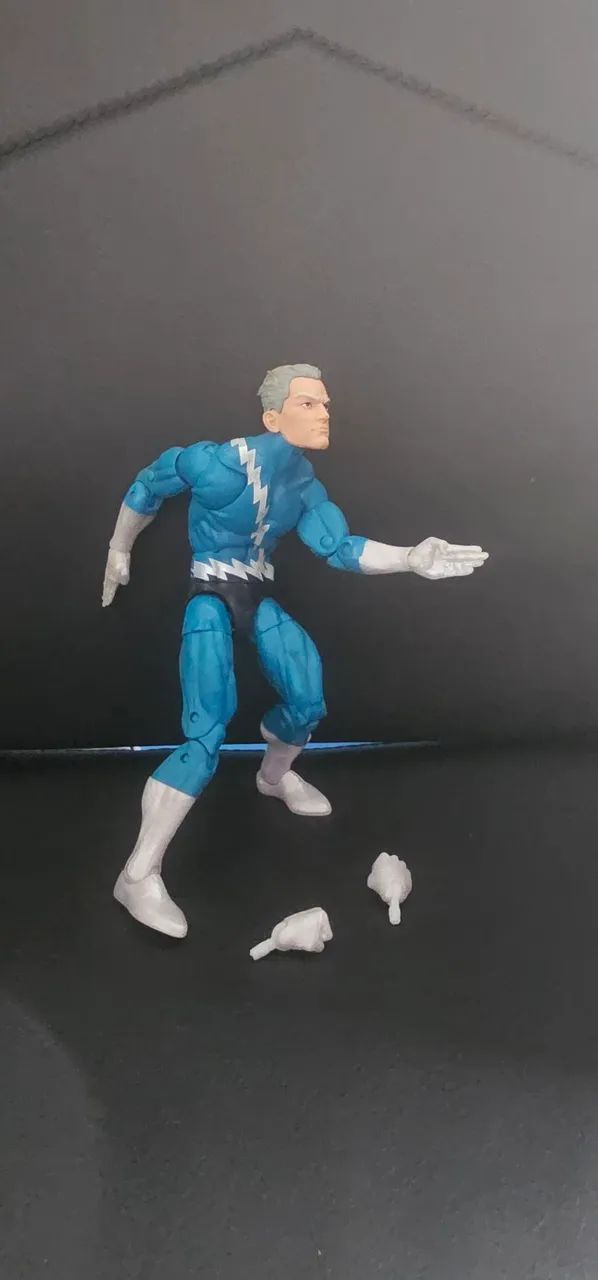 Quicksilver Marvel Legends Mercúrio  - Foto 4