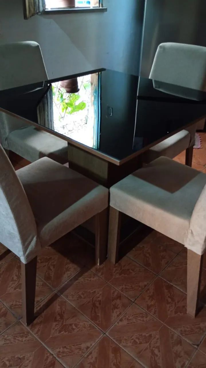 Vendo mesa com 4 cadeiras em excelente estado  - Foto 4