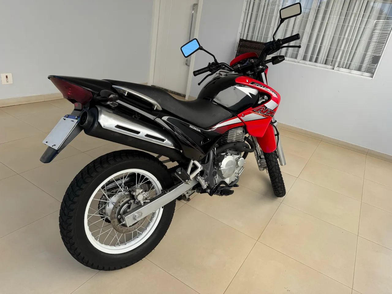 Honda NX-4 Falcon 400 2004