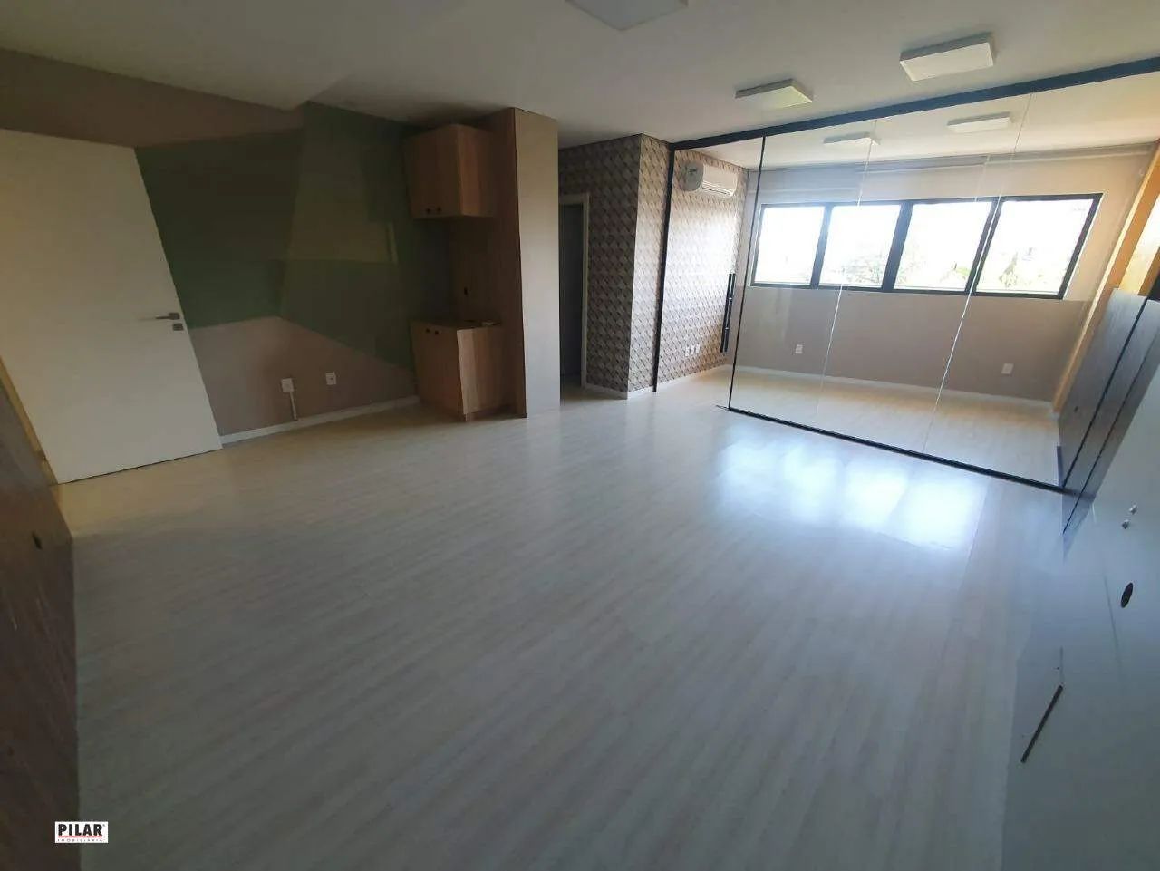 Sala comercial para locação no centro de Criciúma - Foto 3