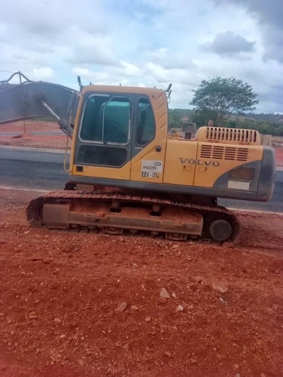 Escavadeira Volvo 210 - Foto 2