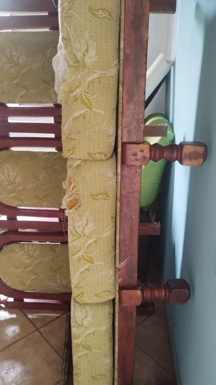 Sofá de madeira  65746288452611121