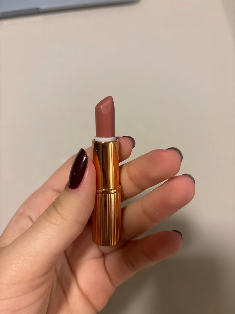Mini batom Pillow Talk - Charlotte Tilbury - Foto 2