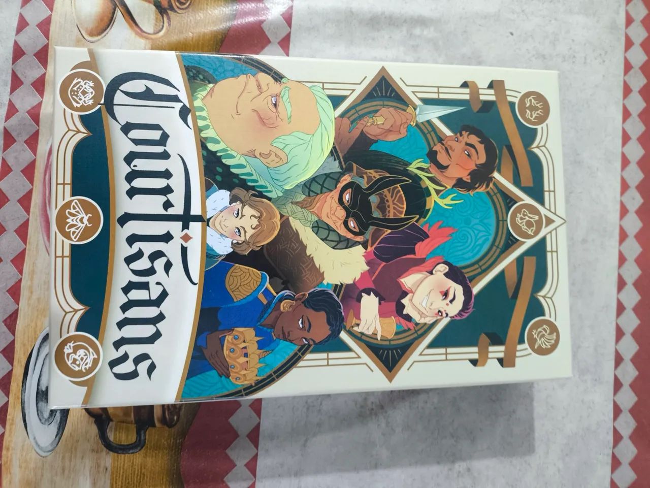 Courtisans boardgame + teeter tower