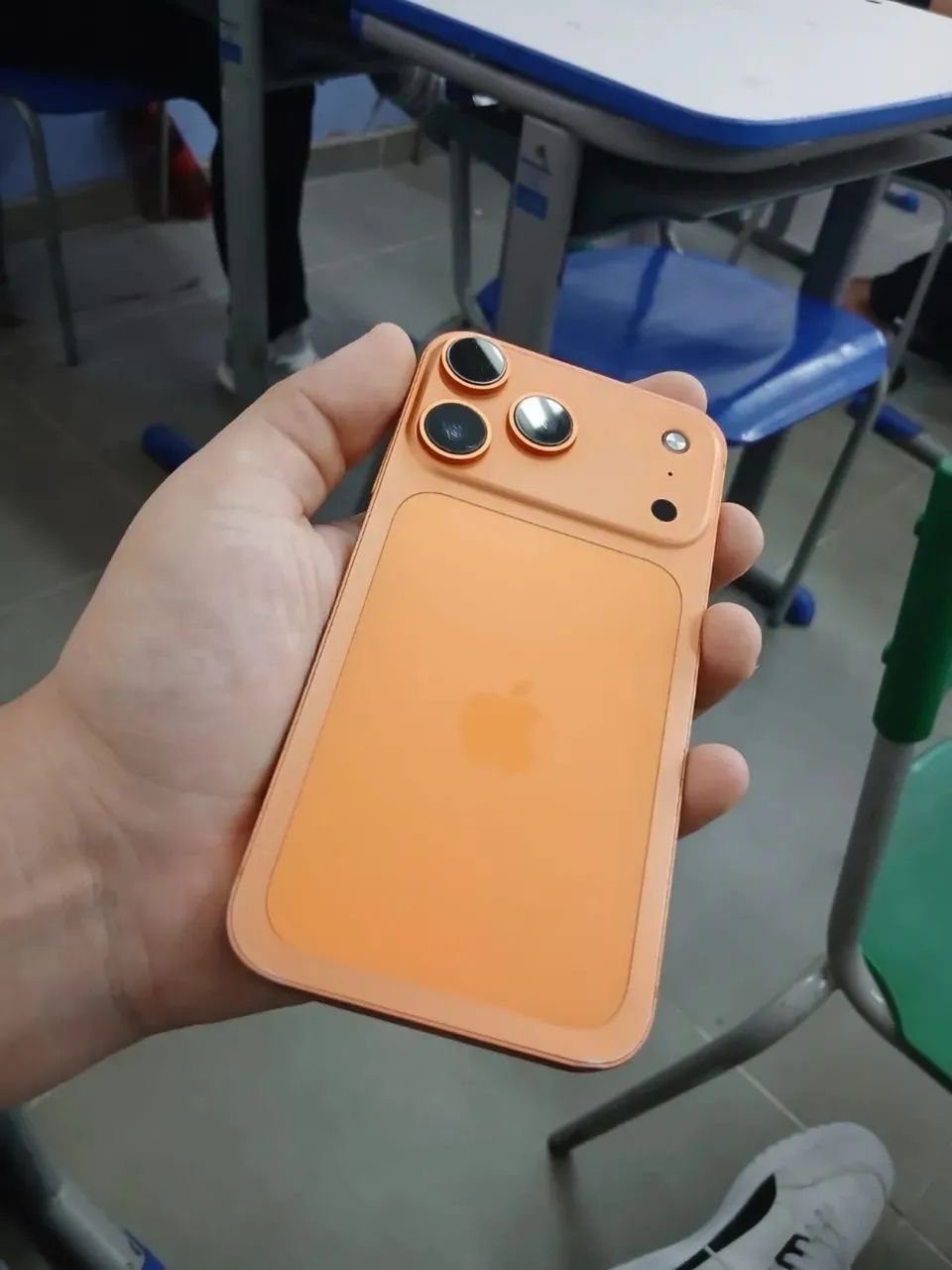 iPhone 11 na carcaça 17pro - Foto 2
