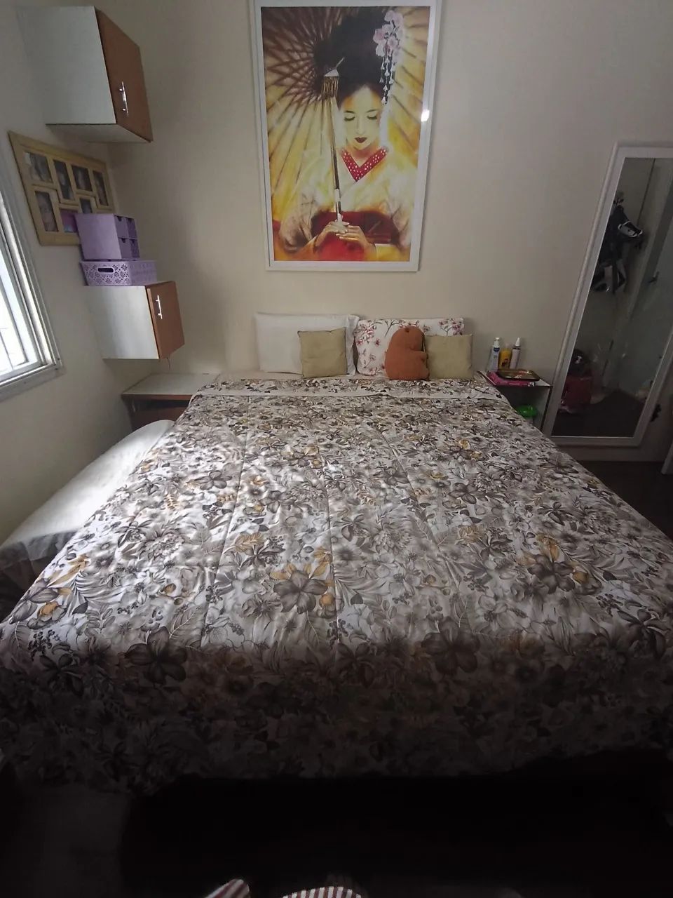 Cama Queen com colchão 700 reais