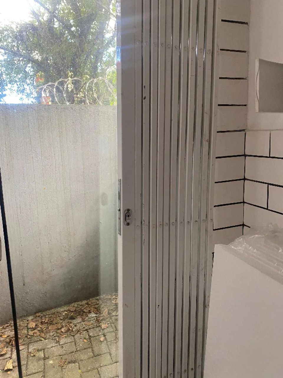 Grade pantográfica para porta ou janela - Foto 3