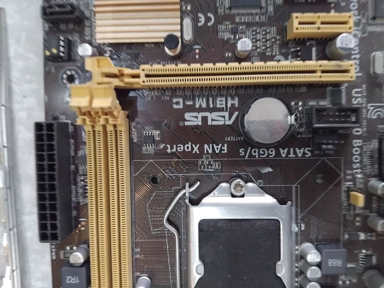 Placa mãe ASUS H81M-C Lga 1150 4 geração com espelho - Foto 3