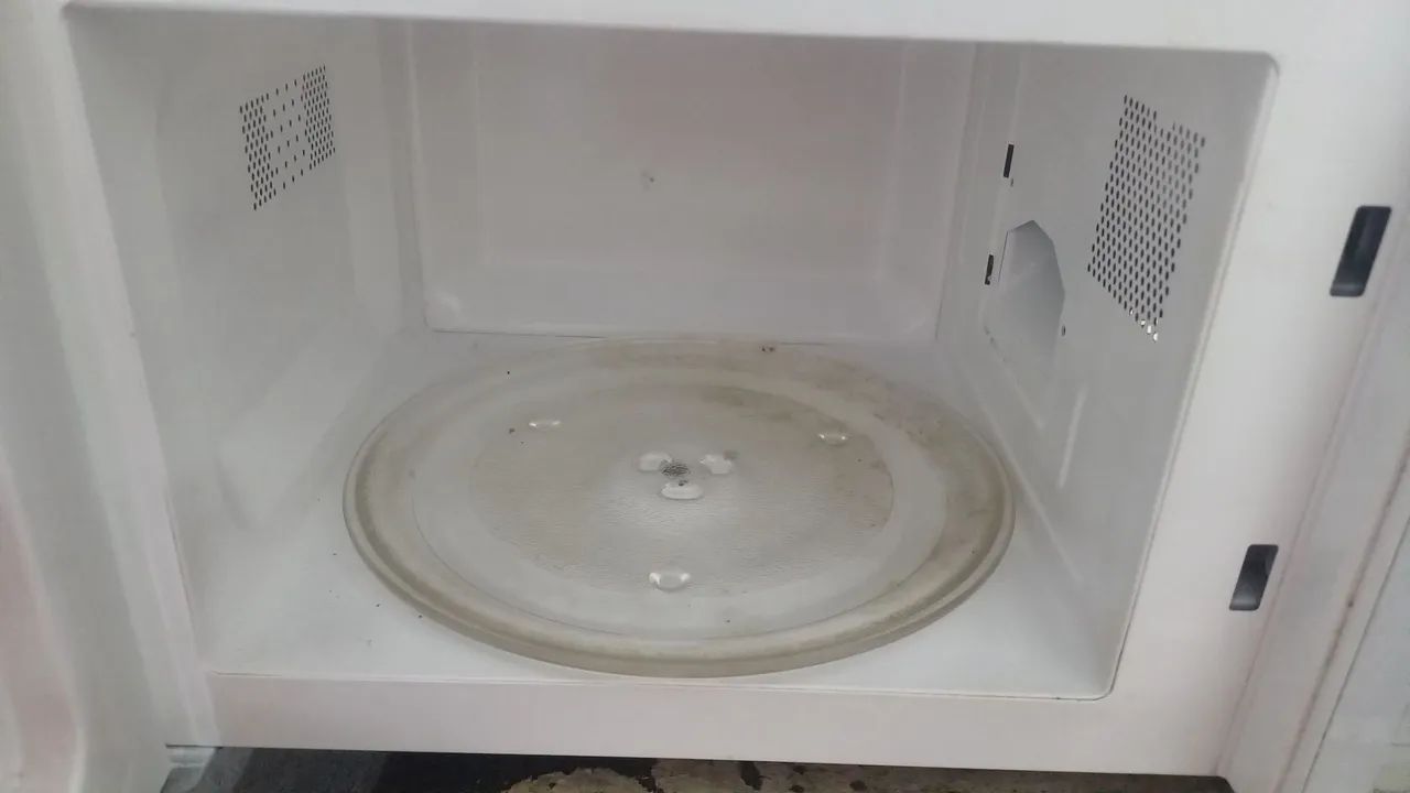 Vendo Micro-ondas Panasonic Espelhado25L - Foto 3