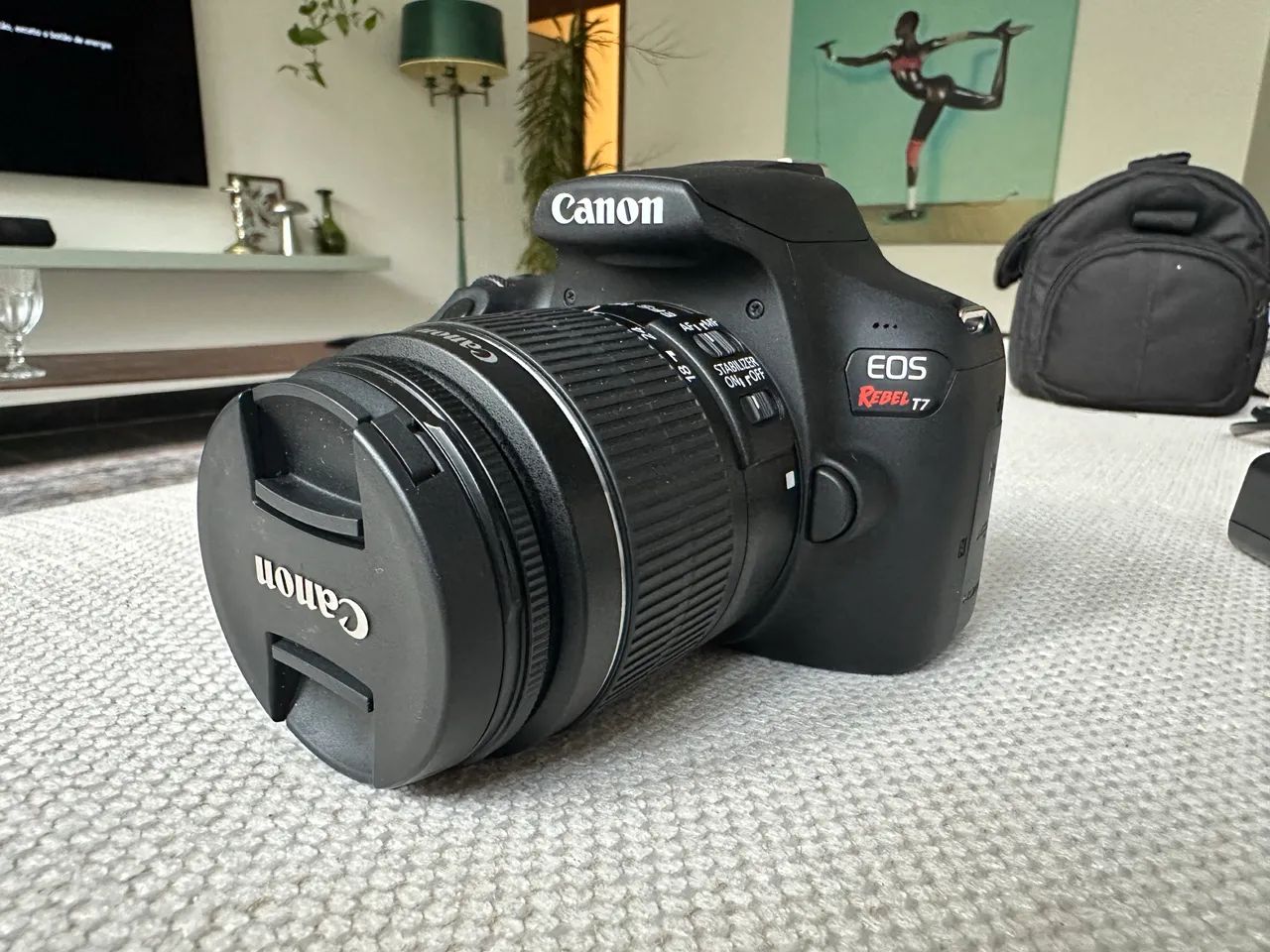 Canon EOS Rebel T7 + Lente 18-55mm + Flash + 64GB + Bolsa
