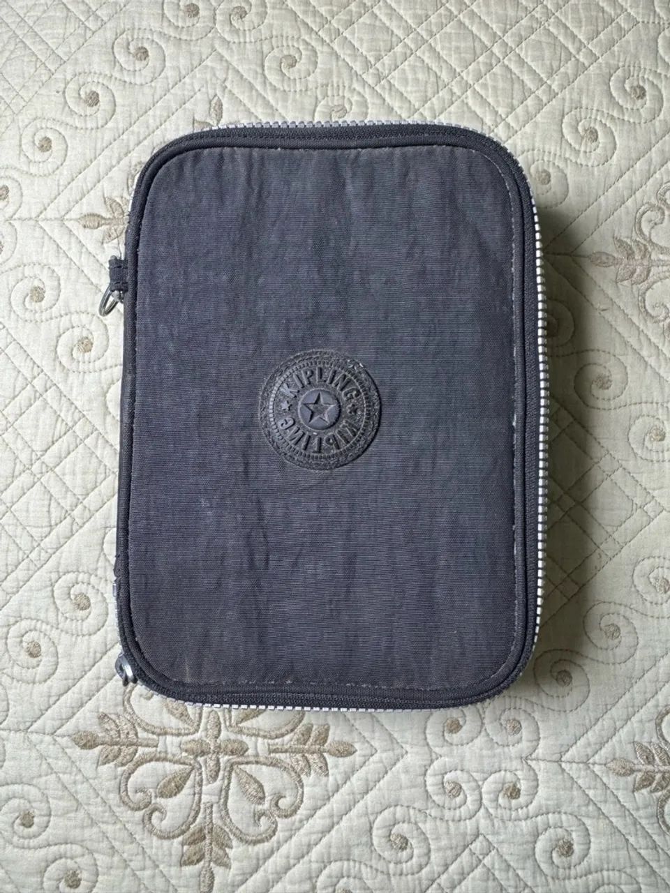 estojo kipling