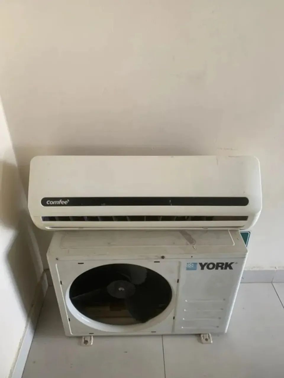Ar-condicionado Split 12.000 BTUs - Comfee