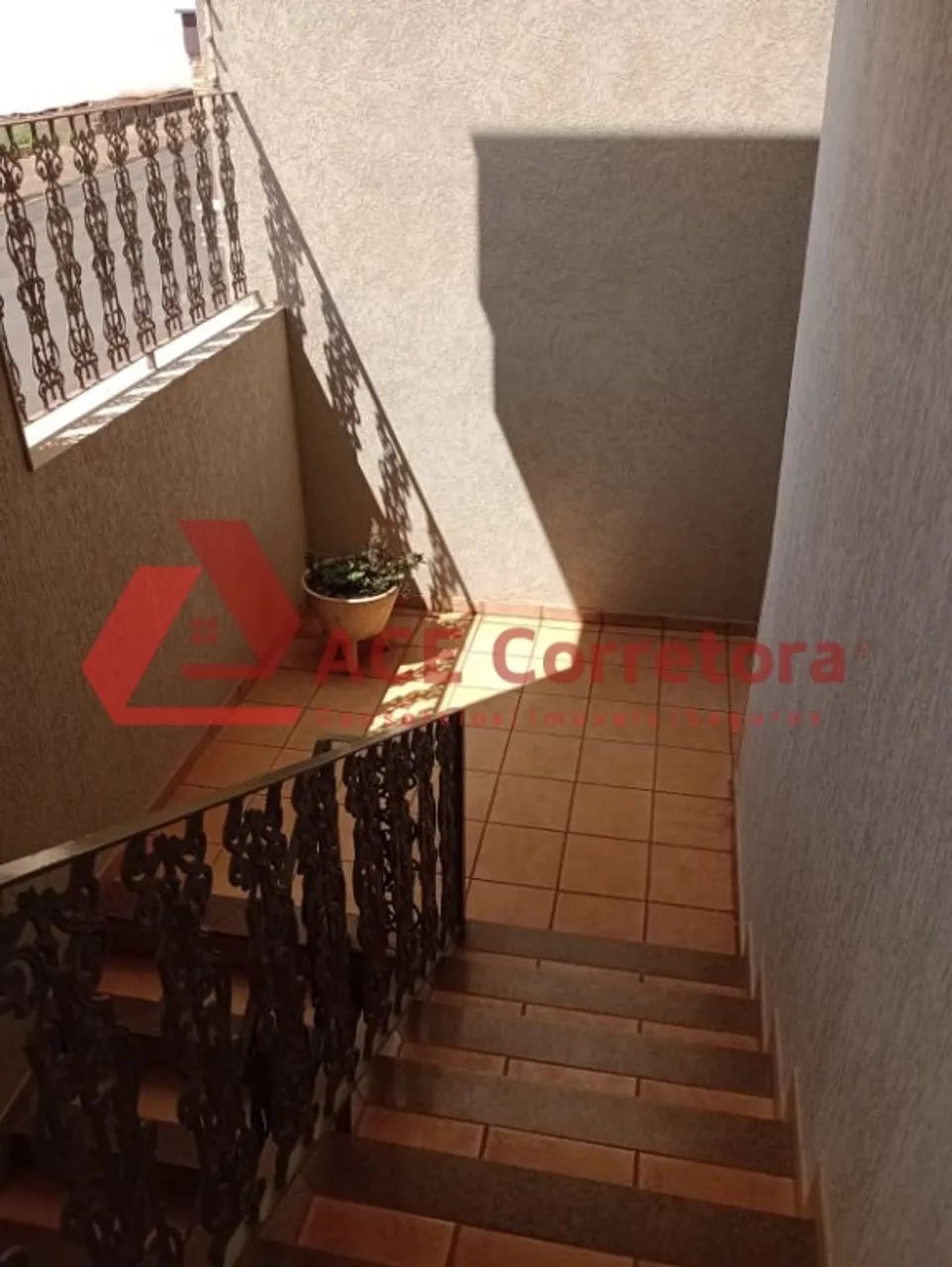 Casa Ampla com 3 Dormitórios - Foto 3