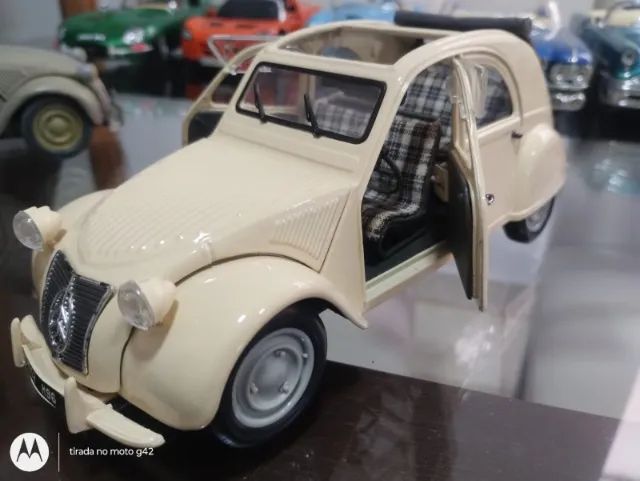 Miniatura 1/18 - Citroen 2 CV