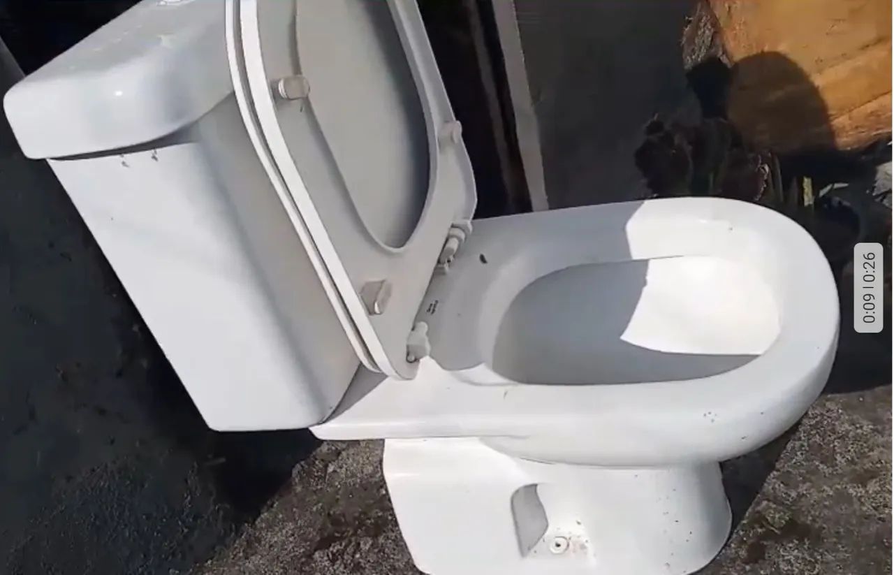Deca Toilet Bowl