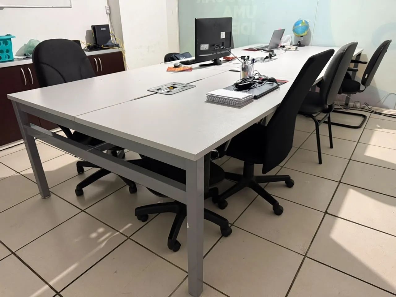 Mesa estação de trabalho modular/articulada,