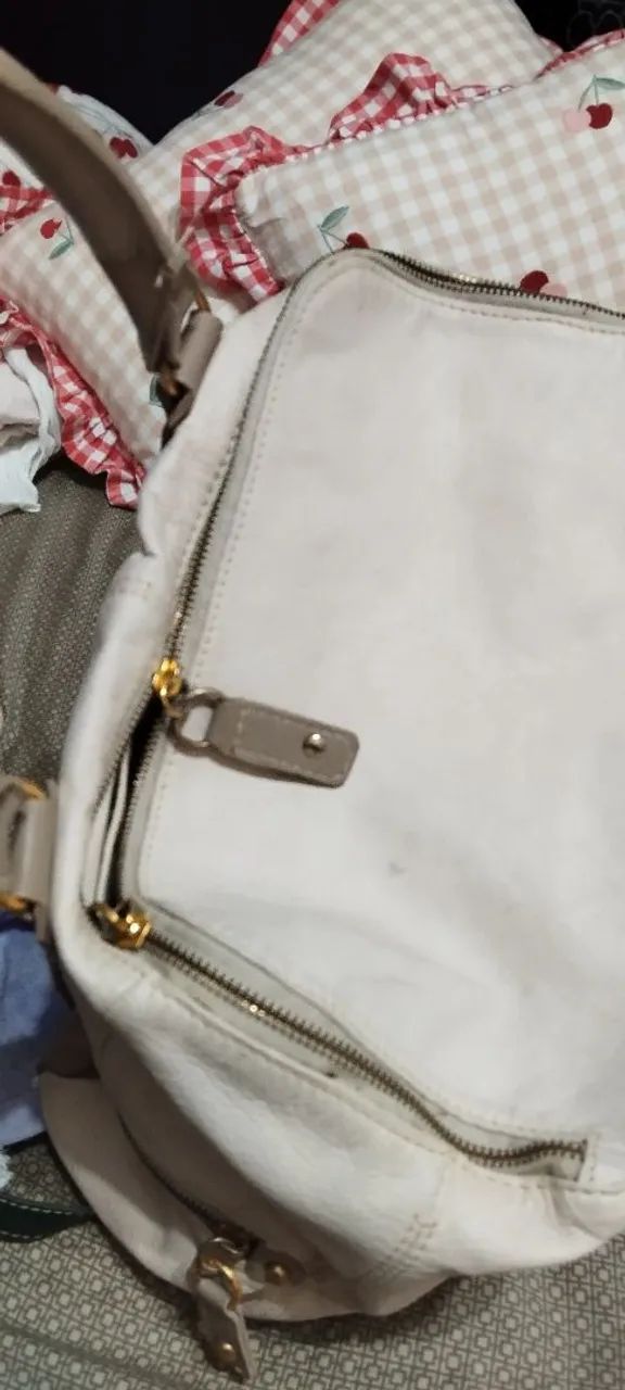 Bolsa de mão, em couro cinza e areia - Foto 5