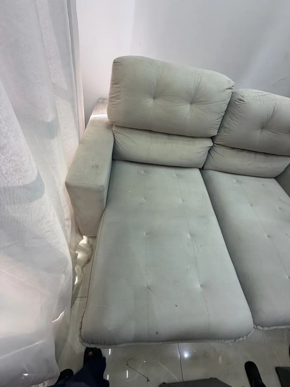 Sofá retrátil 1,96 perfeito estado vira cama  - Foto 5