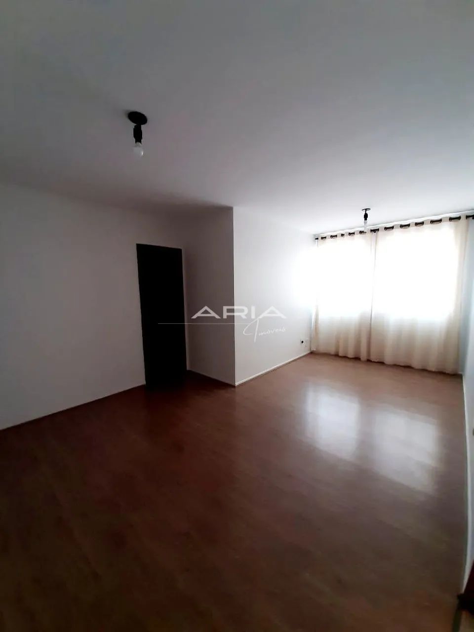 Apartamento à venda no Edifício Columbia, no Centro de Londrina/PR - Foto 2