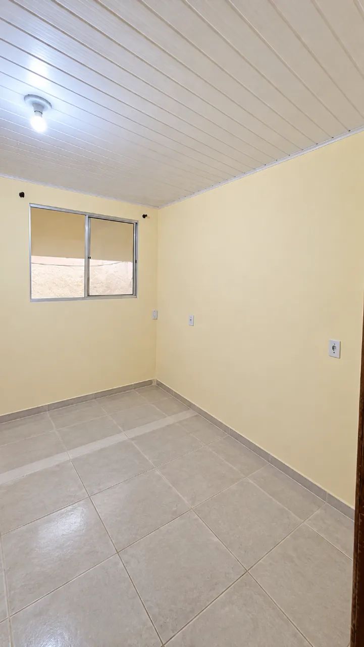 Kitnet Com Quintalzinho em Casa Tranquila - Foto 5