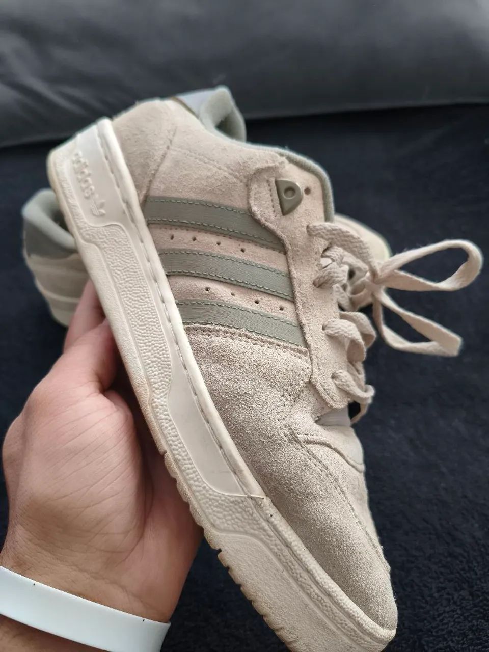 Tênis Adidas rivarly forum low bege - Foto 4