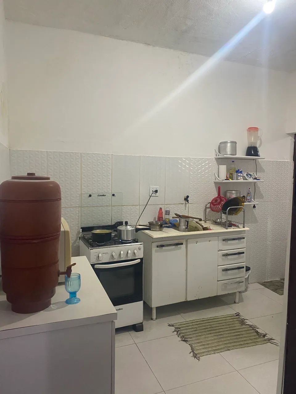 Barracão de três cômodo com banheiro e varanda - Foto 3