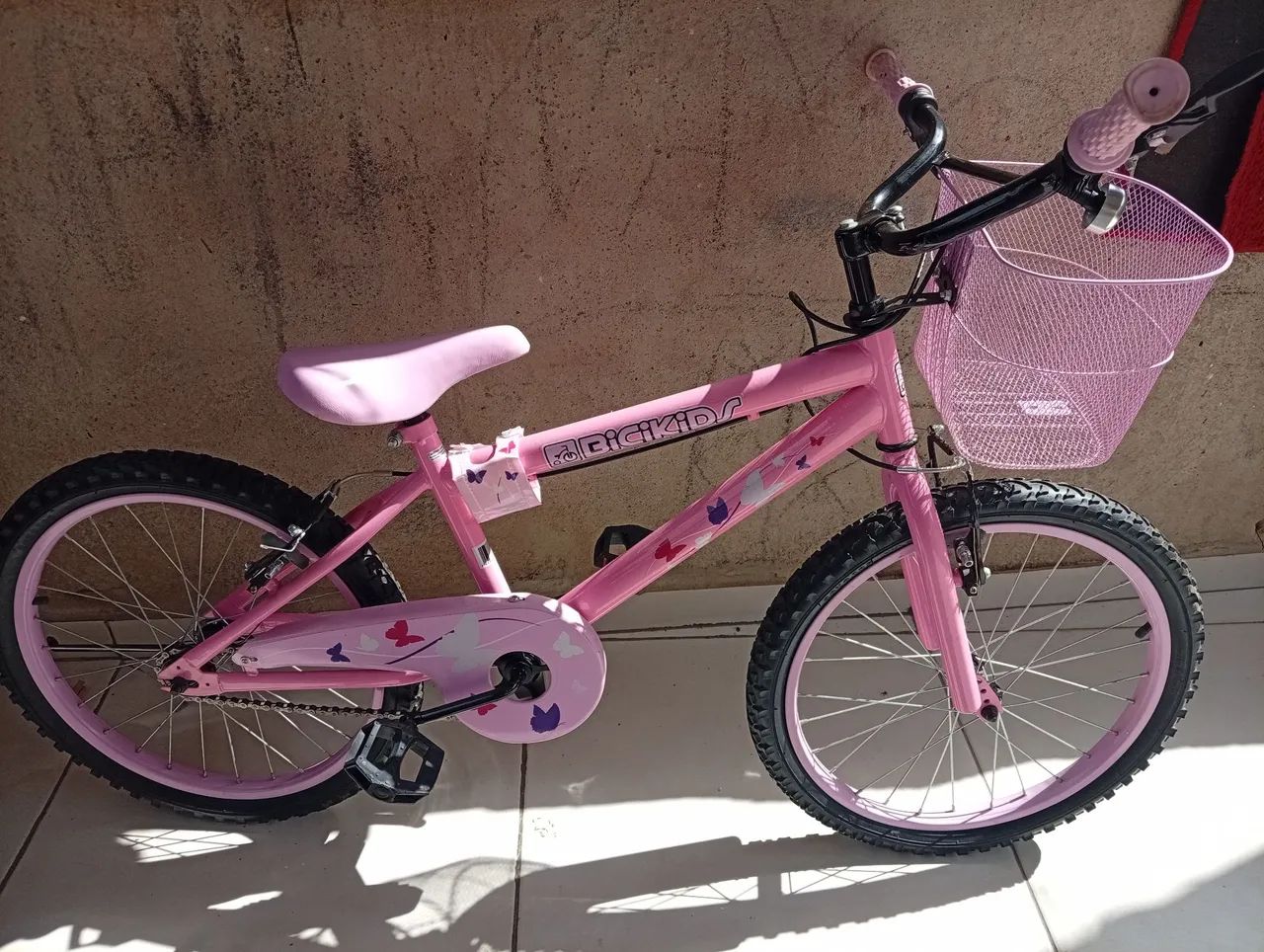 Vendo bicicleta aro 20 semi nova  - Foto 2