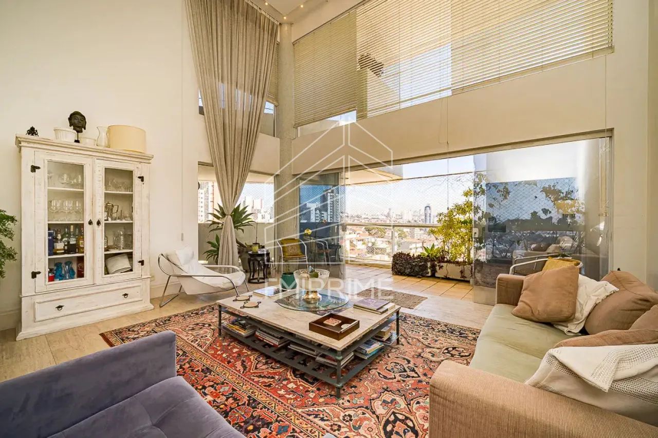 Duplex para venda em Perdizes com 4 quartos, sendo 2 suítes, 222m²