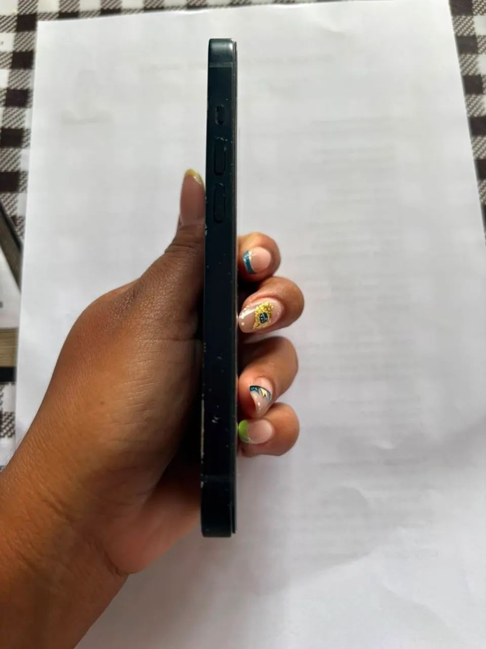 Vendo celular iPhone 13 tudo funcionando 1500,00
