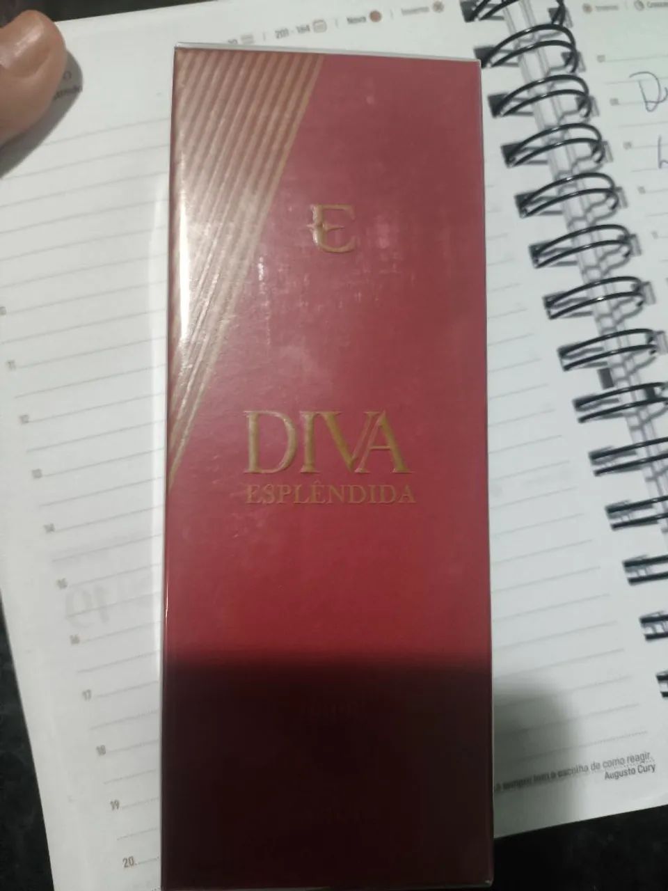 DIVA ESPLÊNDIDA
