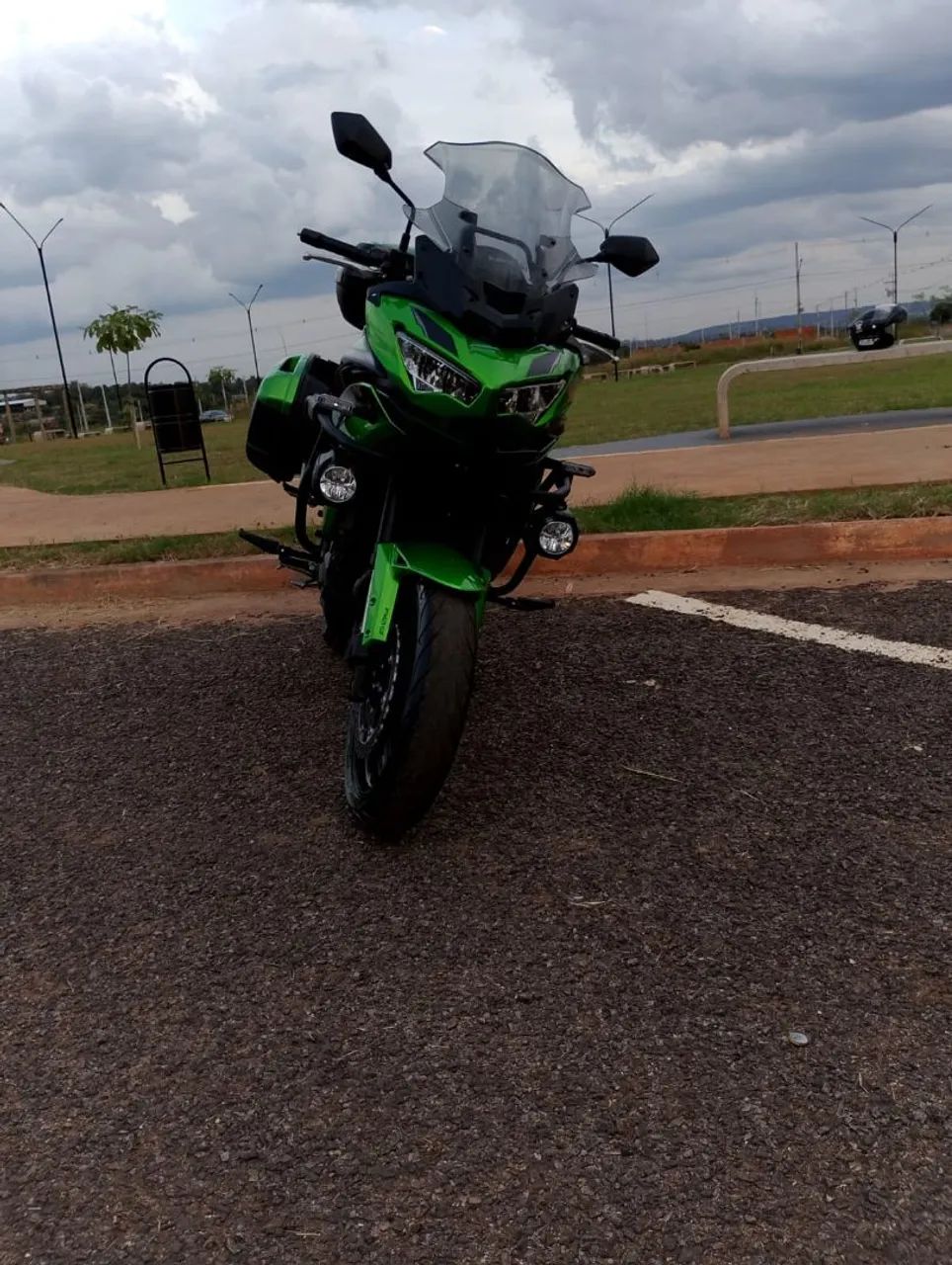 Vendo Kawazaki versys 650 TR - Foto 2