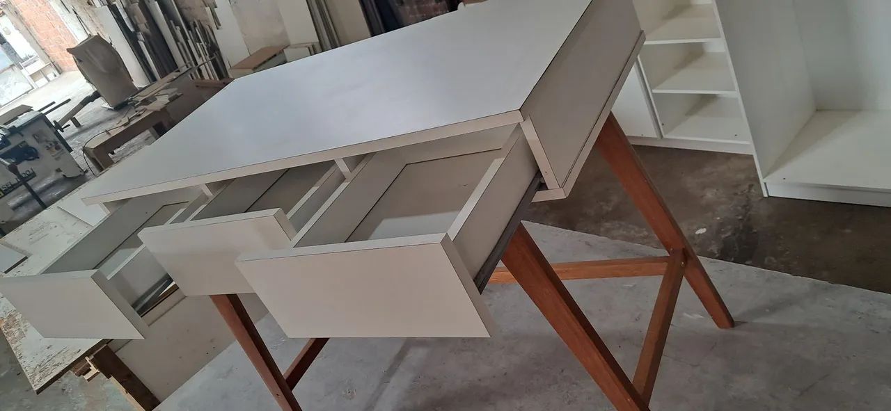 Mesa / penteadeira com 3 gavetas  - Foto 3
