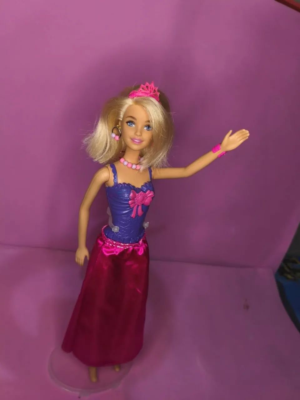 Boneca Barbie Princesa Básica  - Foto 4