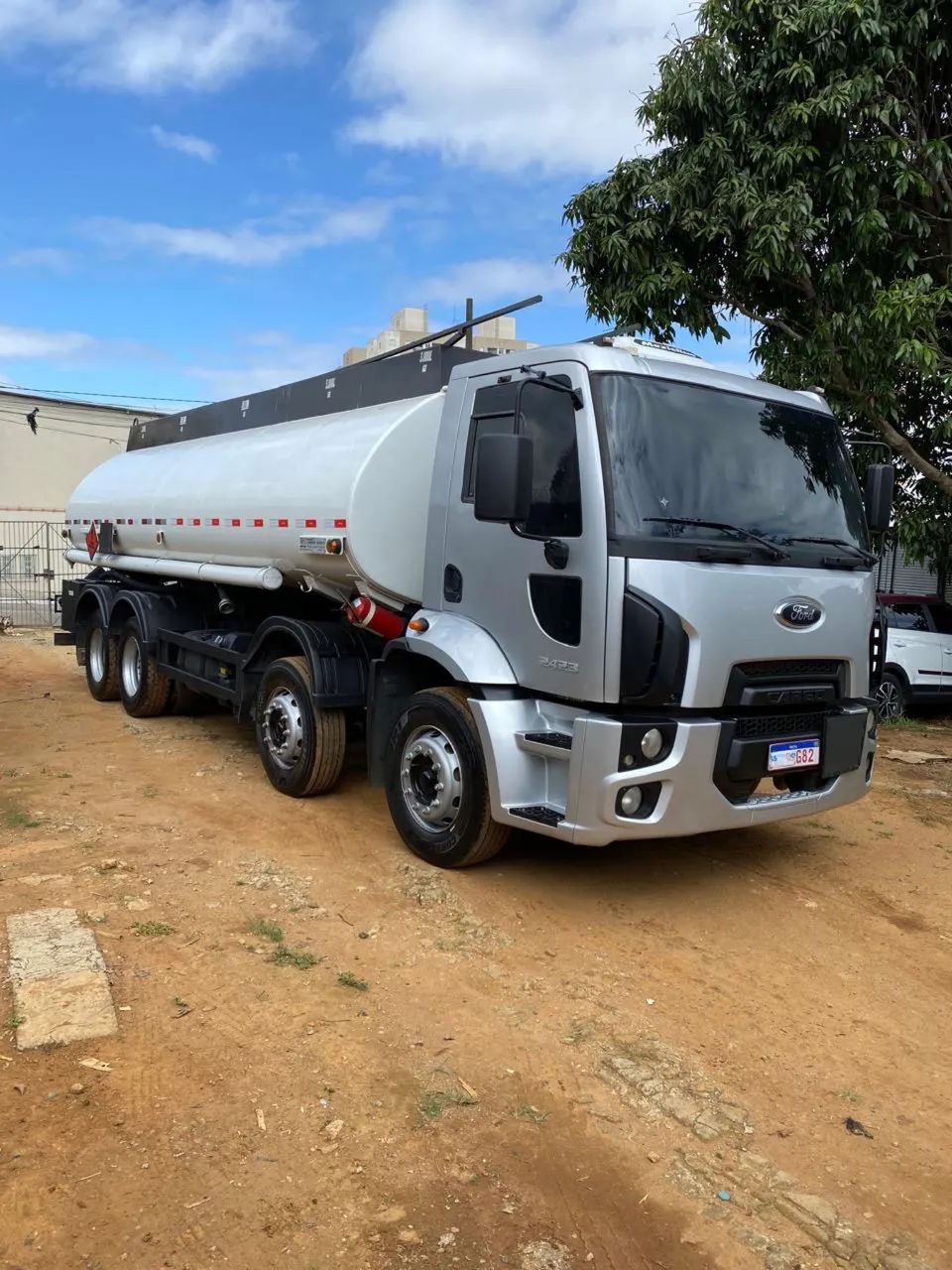 Caminhão Tanque Ford Cargo 2423